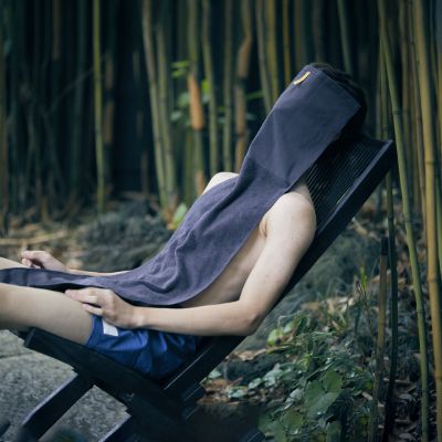 サウナタオル口の周りを覆う