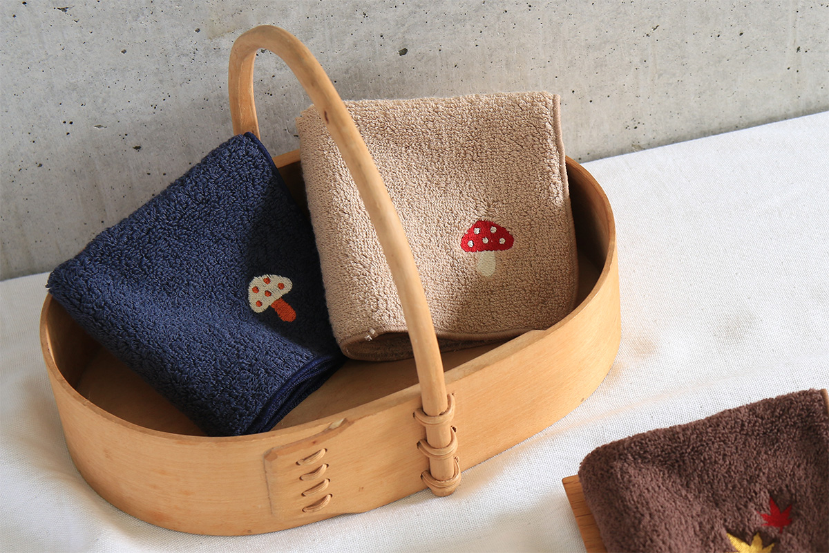きのこ刺繍タオルハンカチ