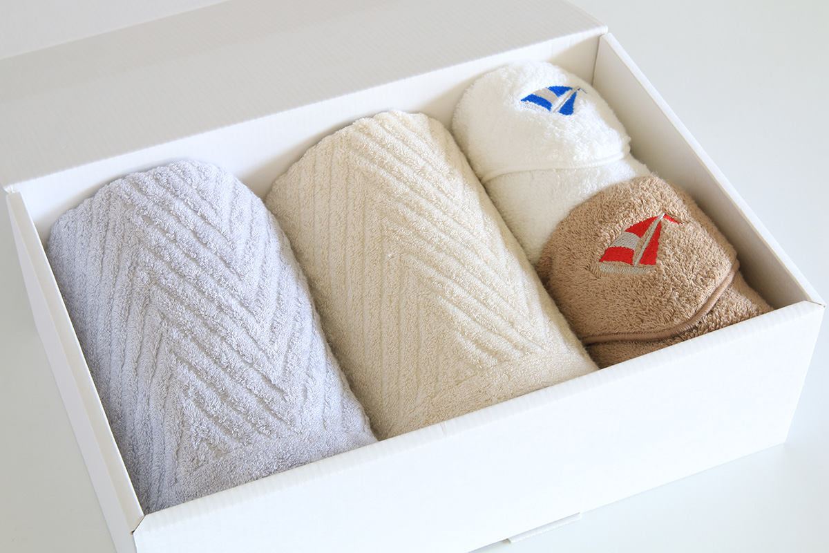 ヨット刺繍のタオルハンカチギフト