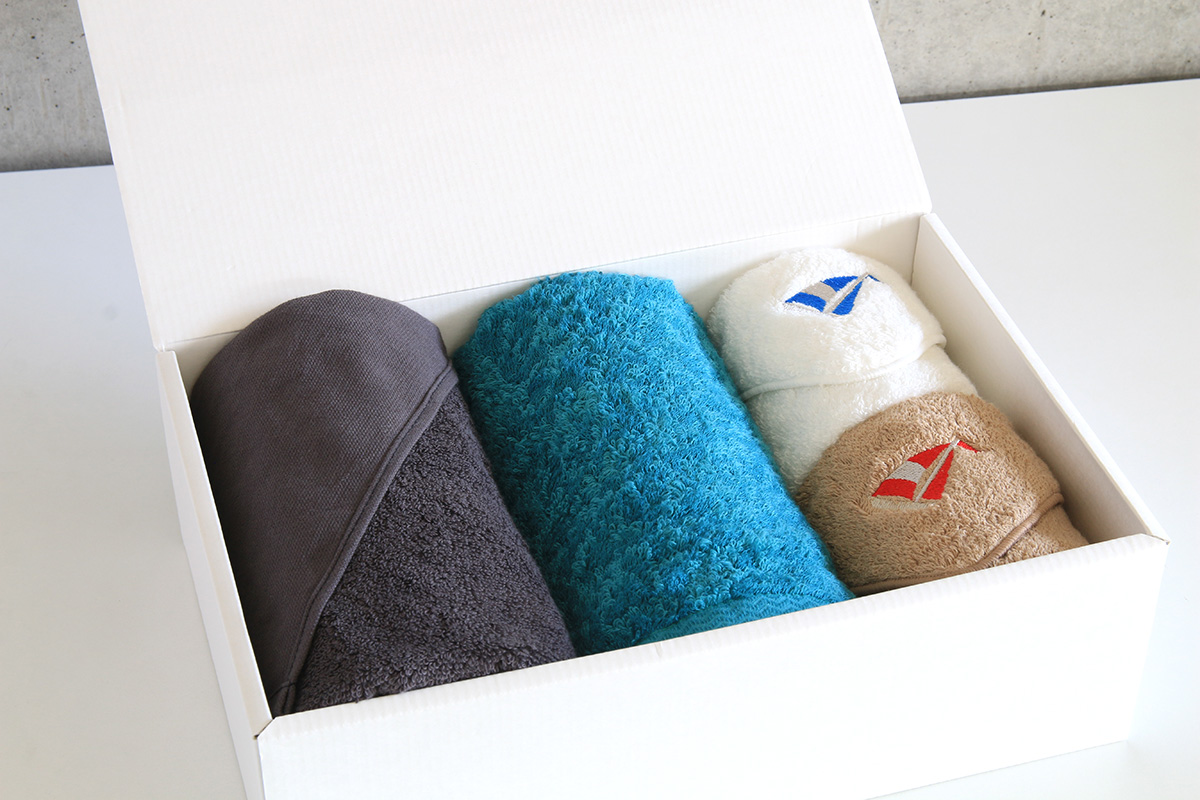 ヨット刺繍のタオルハンカチギフト