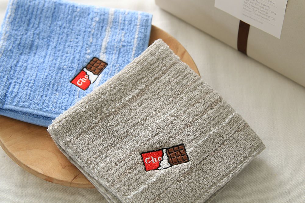 バレンタインチョコ刺繍ハンカチ