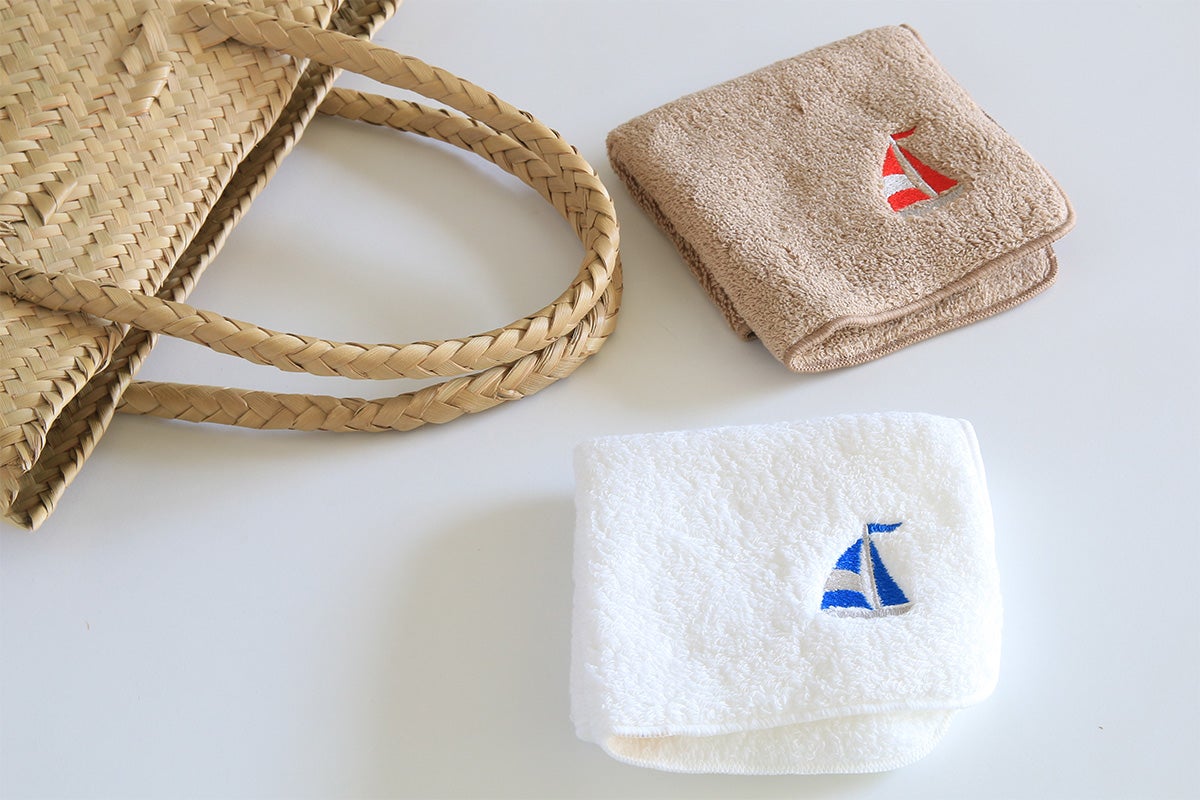 ヨット刺繍のタオルハンカチ