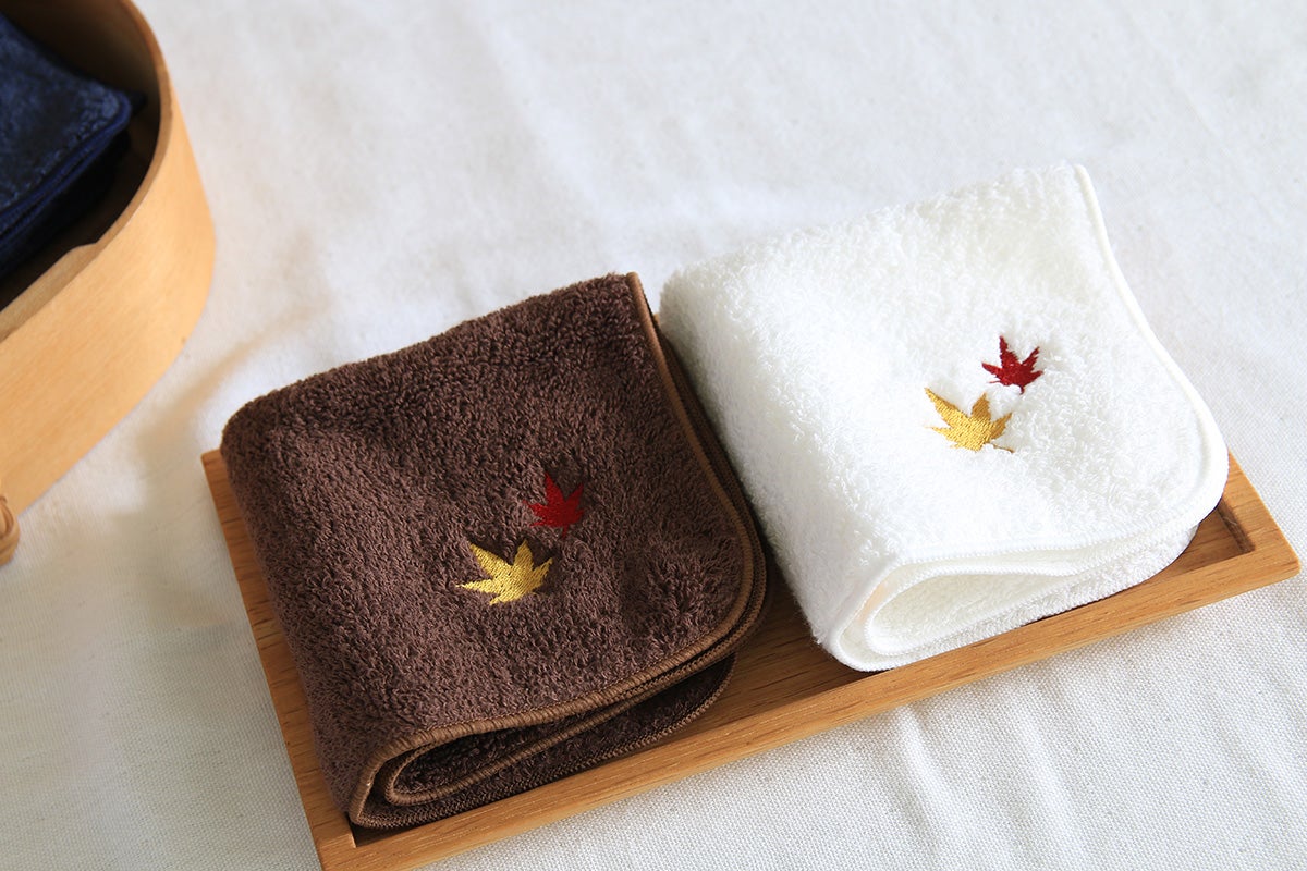 シーズン刺繍タオルハンカチ　もみじ