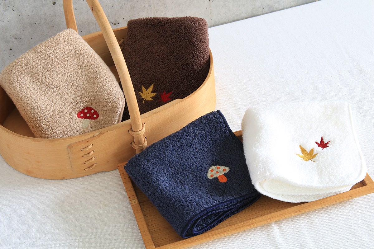シーズン刺繍タオルハンカチの名入れ・刺繍